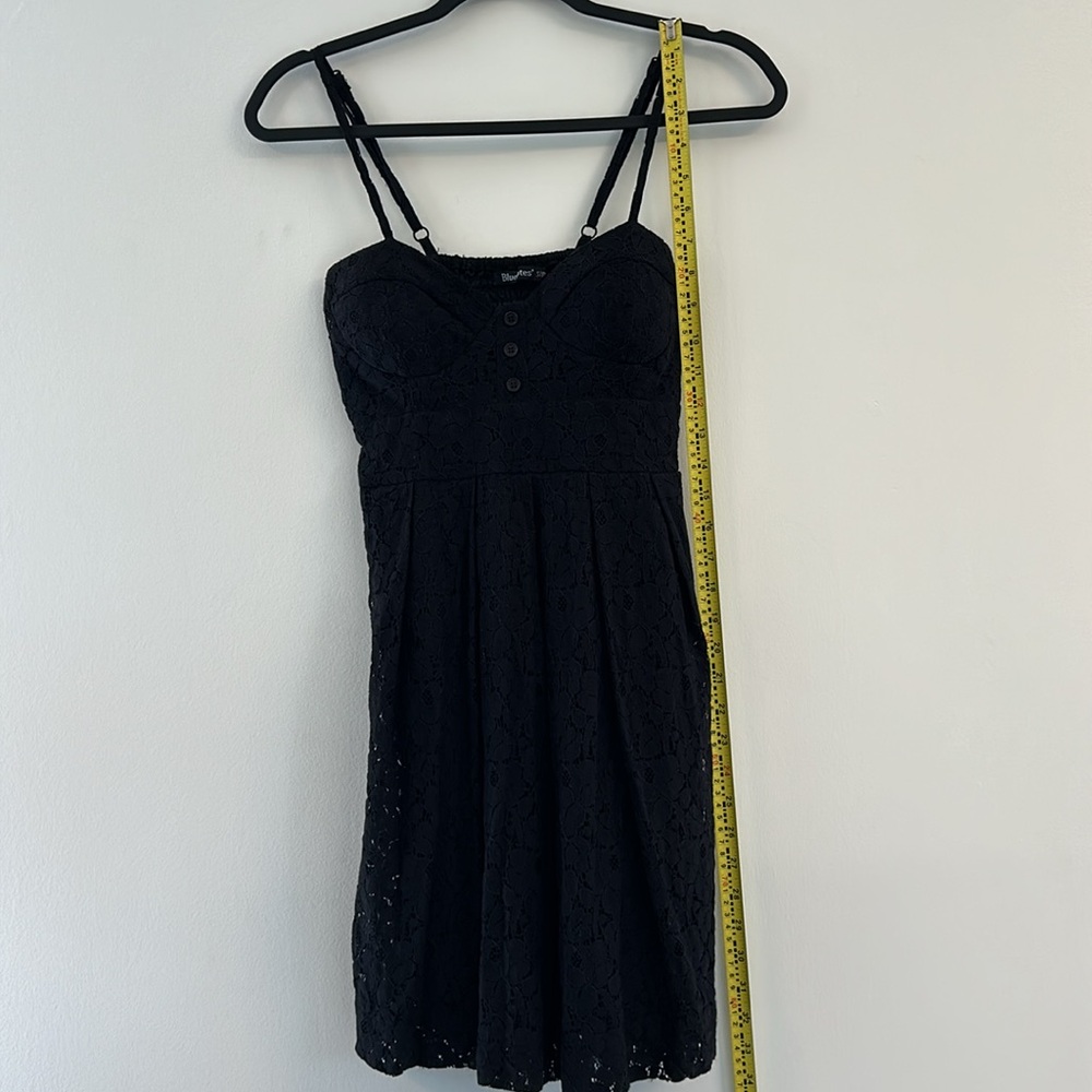 Black lace dress, size Small - Picture 6 of 11